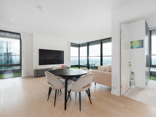 Flat for sale in London Borough of Tower Hamlets, Greater London