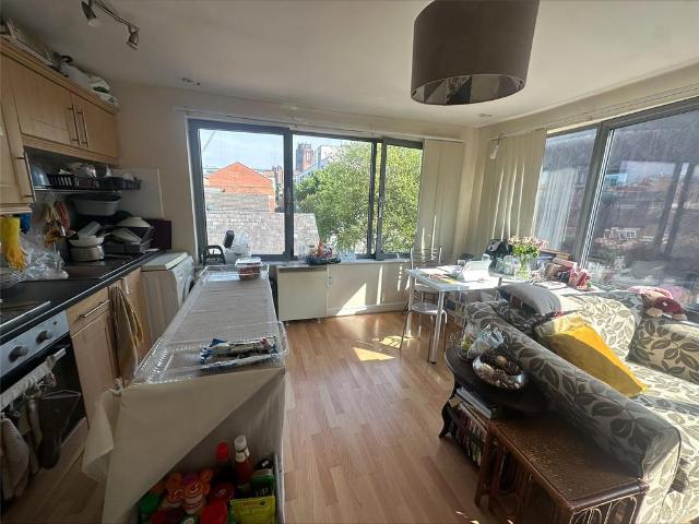 Flat for sale in Ropewalks, Calderstones