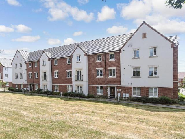 Flat for sale in Forge Wood, Glynde