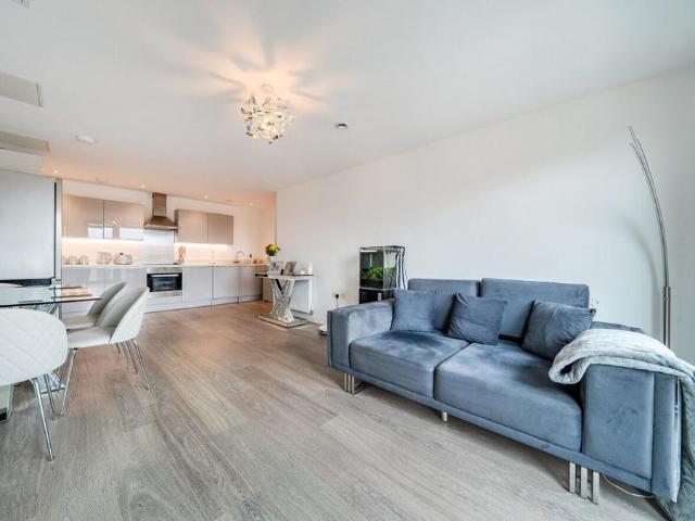 Flat for sale in Castle Hill, Monks Orchard