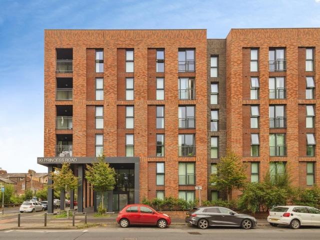 Flat for sale in Moss Side, Manchester