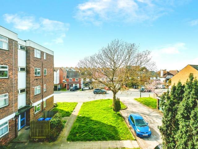 Flat for sale in Fishersgate, West Sussex