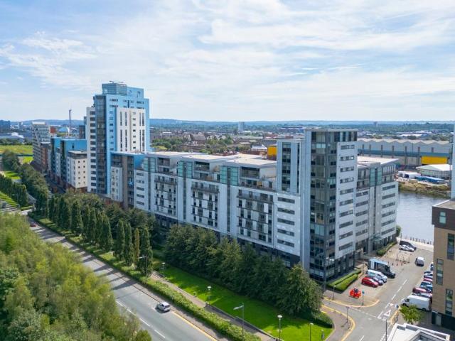 Flat for sale in Thornwood, Partick