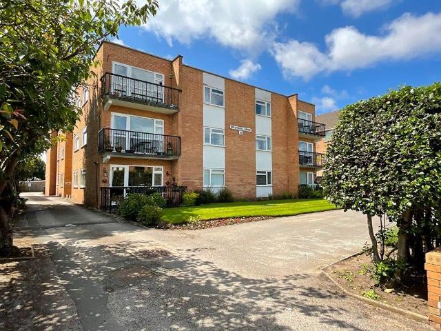 Flat for sale in Southport, Sefton