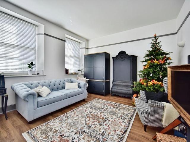 Flat for sale in Midway, Kent