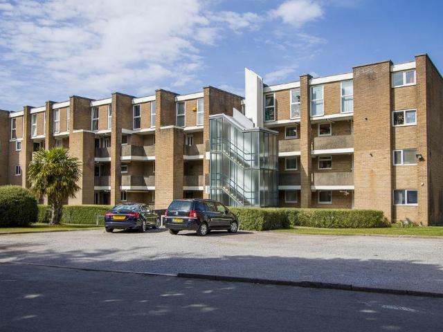 Flat for sale in Penarth Marina, Penarth