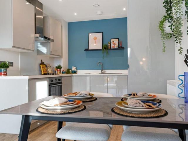Flat for sale in London Borough of Croydon, Purley