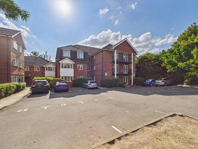 Flat for sale in Newtown, Reading