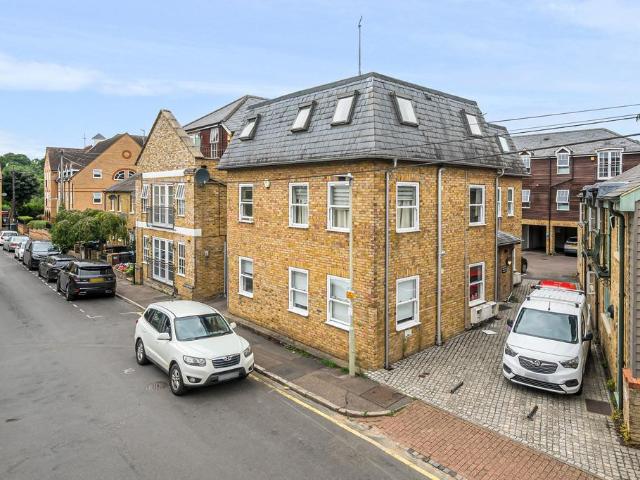 Flat for sale in Hertford, Colliers End