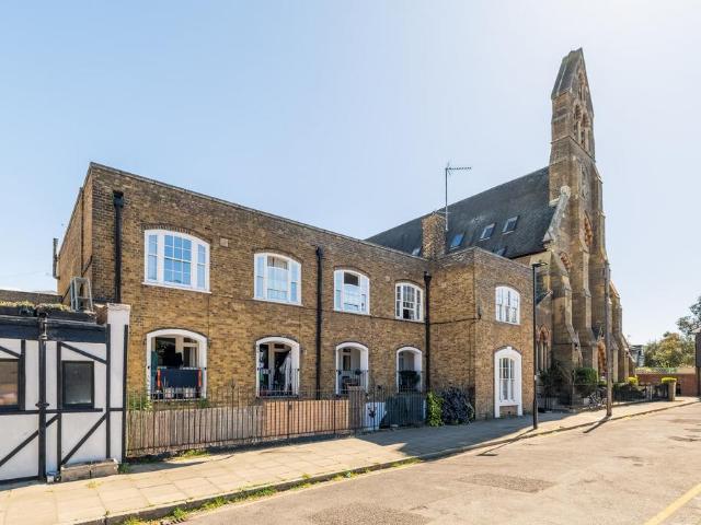 Flat for sale in Barnsbury, Greater London