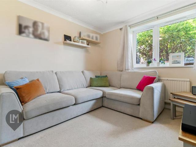 Flat for sale in Southfields, Greater London