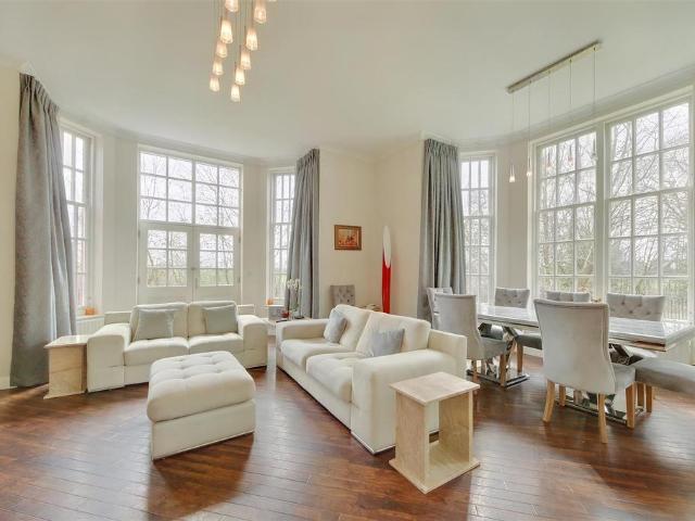 Flat for sale in Napsbury Park, St Albans