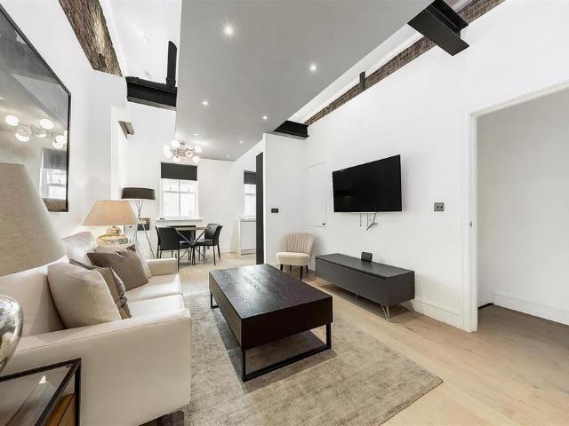 Flat for sale in Pimlico, Greater London
