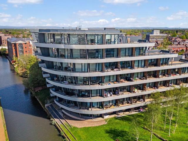 Flat for sale in Broadheath, Trafford Park