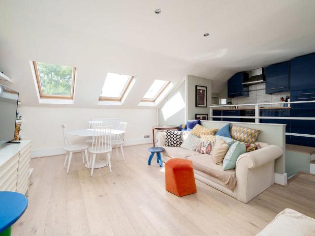 Flat for sale in London Borough of Hammersmith and Fulham, Greater London