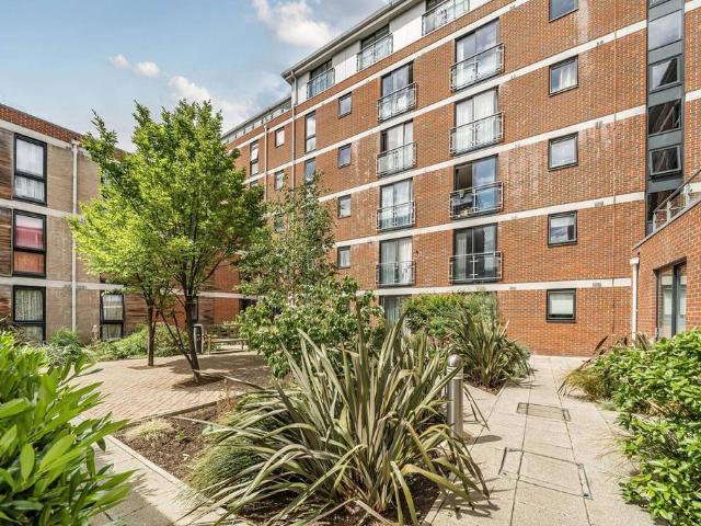 Flat for sale in Spitalfields, Whitechapel