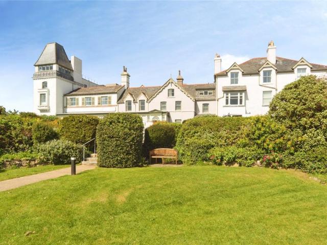 Flat for sale in Conwy, Wales
