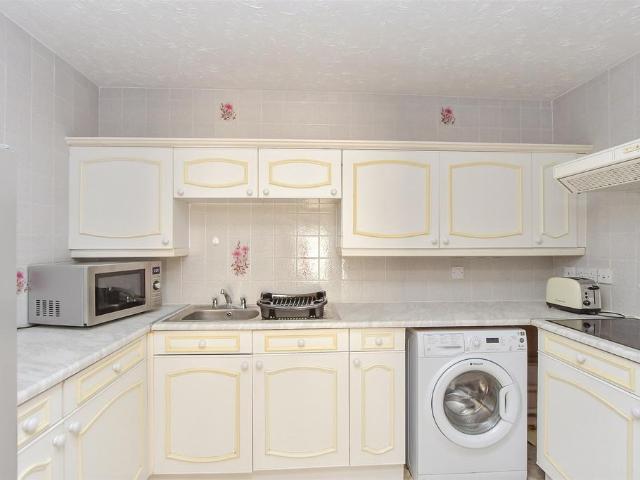 Flat for sale in Chalkwell, Oad Street