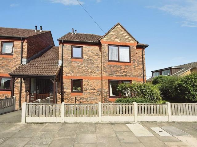 Flat for sale in Upperby