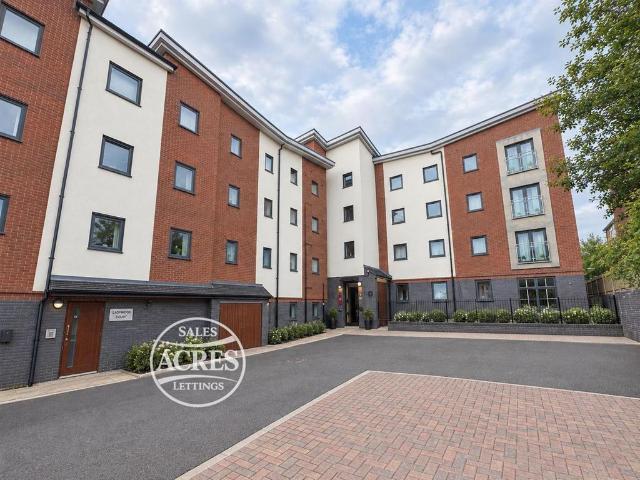 Flat for sale in Maney, Birmingham