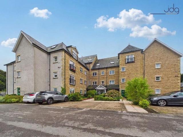Flat for sale in Greaves, Bare