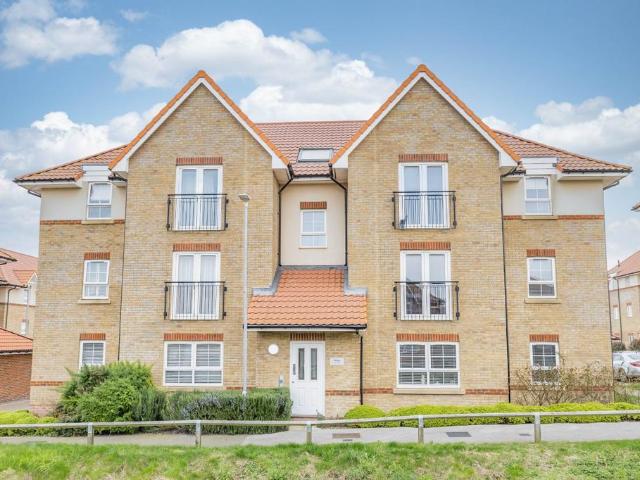 Flat for sale in Ash, Kent