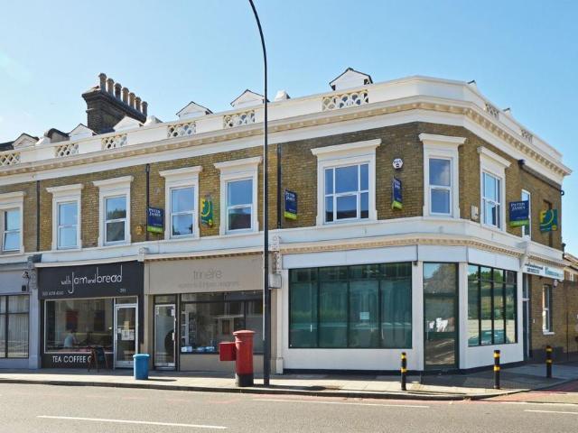 Flat for sale in London Borough of Lewisham, Blackheath