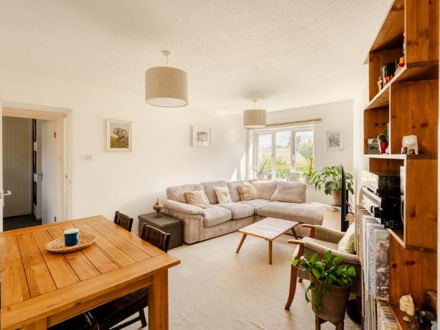 Flat for sale in Three Lamps Estate, Feckenham
