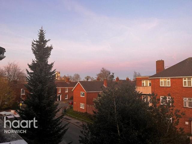 Flat for sale in Lakenham, East Bank