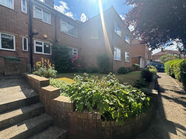 Flat for sale in South Cliff, Kepwick