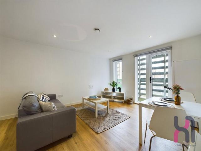 Flat for sale in Georgia, Greater Manchester