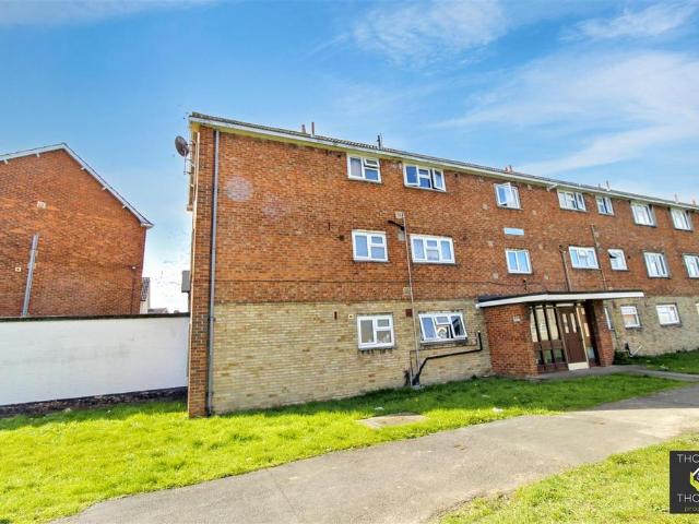 Flat for sale in Gloucester, Gloucestershire