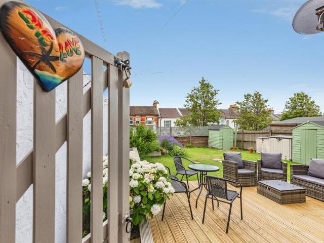 Flat for sale in Silverhill, Guestling Green