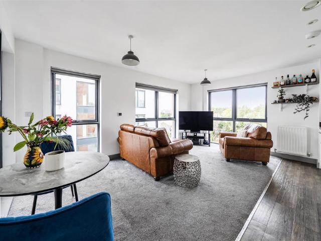 Flat for sale in Paintworks, Bristol