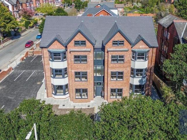 Flat for sale in Meols Cop, Southport