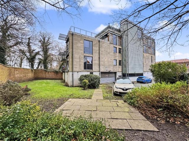 Flat for sale in Besses o' th' Barn, Bury
