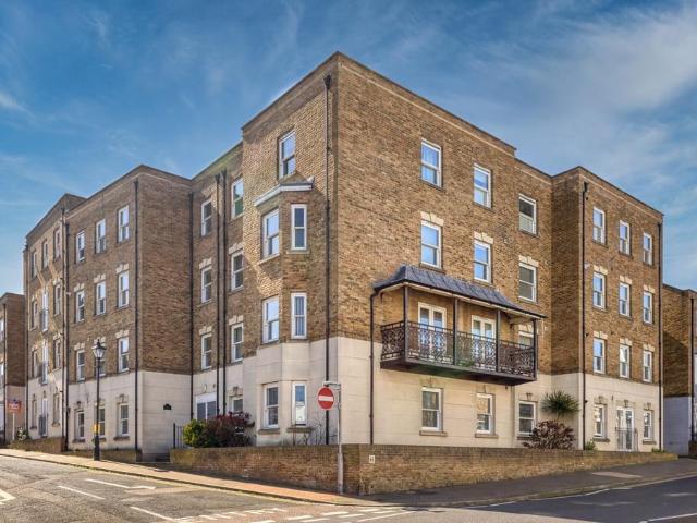 Flat for sale in West Cliff, Acol