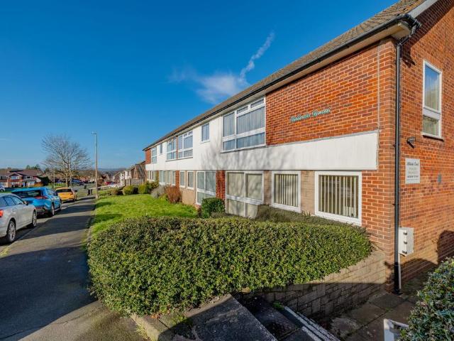 Flat for sale in Stourbridge, West Midlands