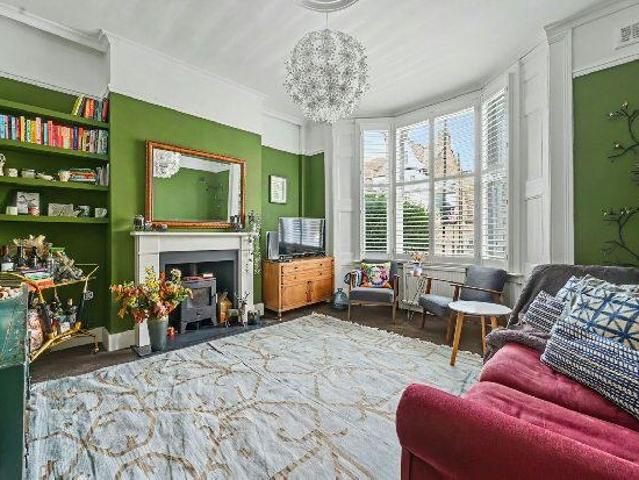 Flat for sale in Archway, Greater London