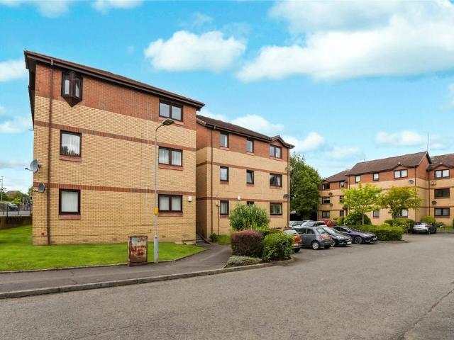 Flat for sale in Carriagehill, Glenburn