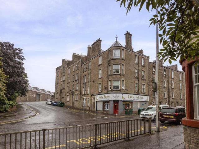 Flat for sale in Hilltown, Scotland