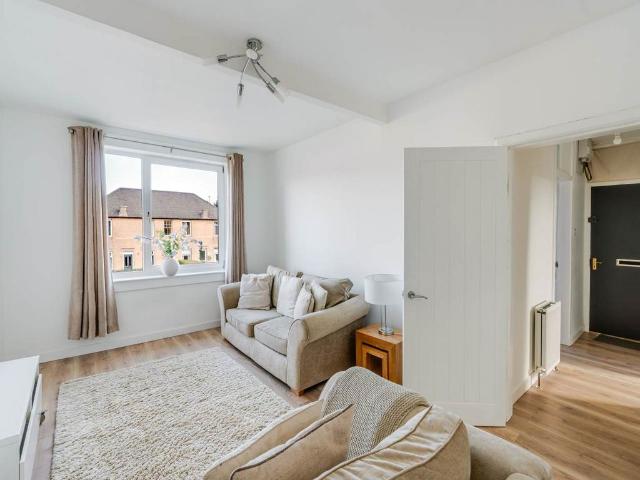 Flat for sale in Saughton, Scotland