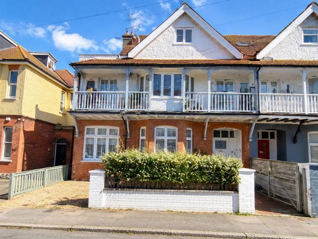 Flat for sale in Cliftonville West, Thanet