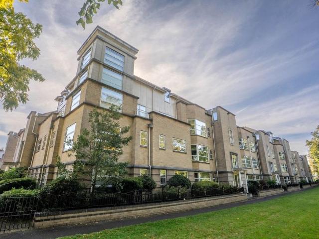 Flat for sale in Arbury, Cambridgeshire