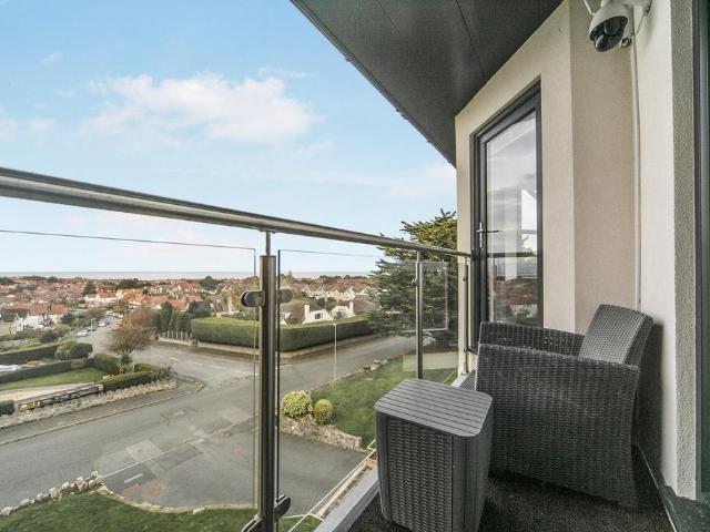 Flat for sale in Colwyn Bay, Wales