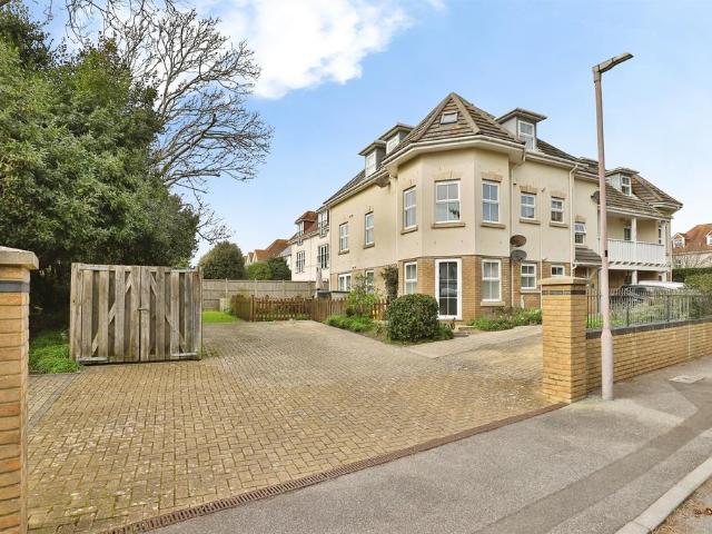 Flat for sale in Wick, Bournemouth