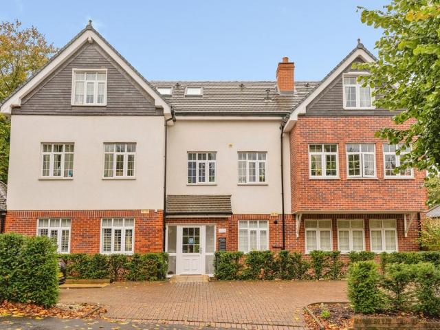 Flat for sale in London Borough of Croydon, Greater London