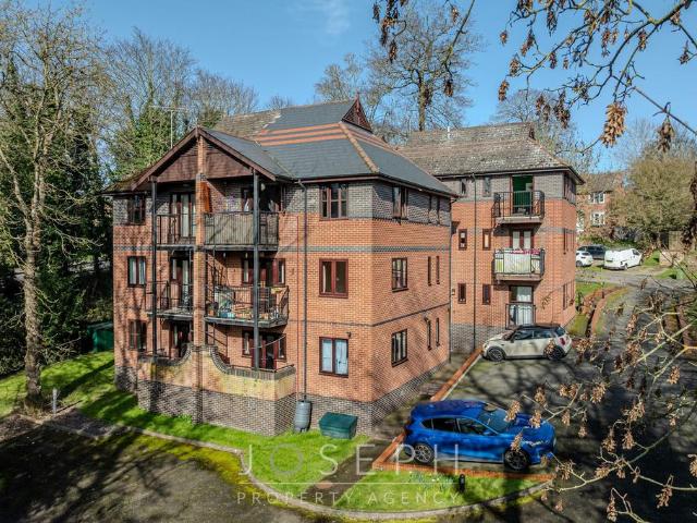 Flat for sale in Washbrook, Chelmondiston