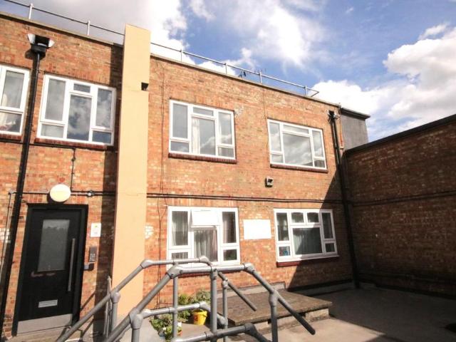 Flat for sale in Upton Park, Greater London