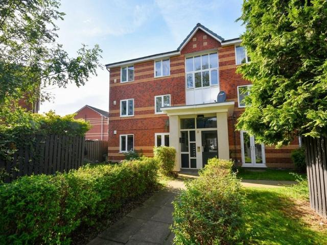 Flat for sale in Blackfriars, Salford